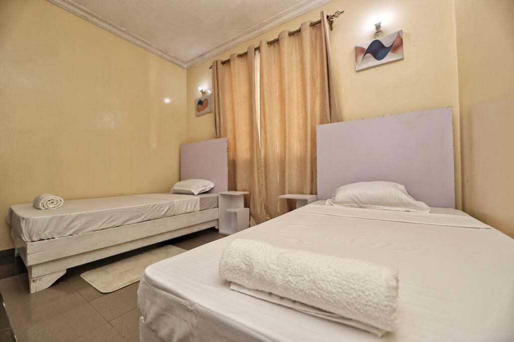 Two Bedroom Apartment, Cbd Apartment *